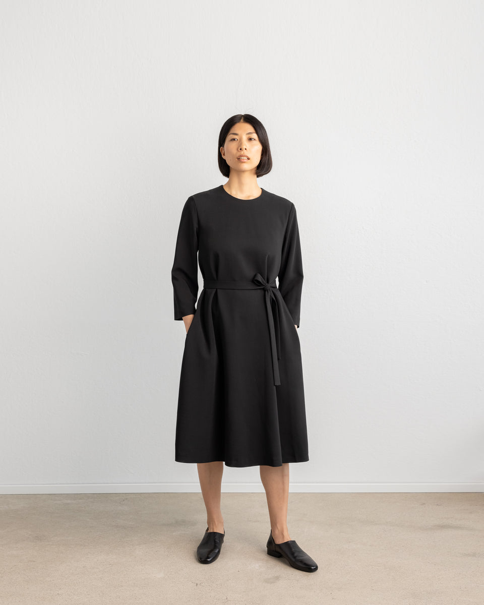 Ami Dress Liquid Black