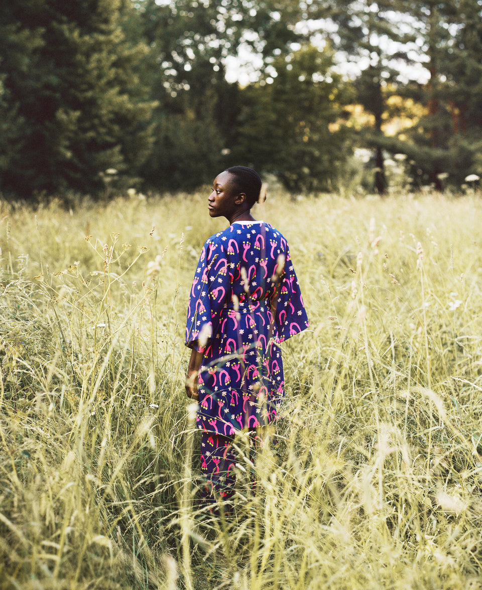 Ada Jacket, wrap coat, 100% lyocell, Taika print, loose shape, pockets, belt, blue, flowers.